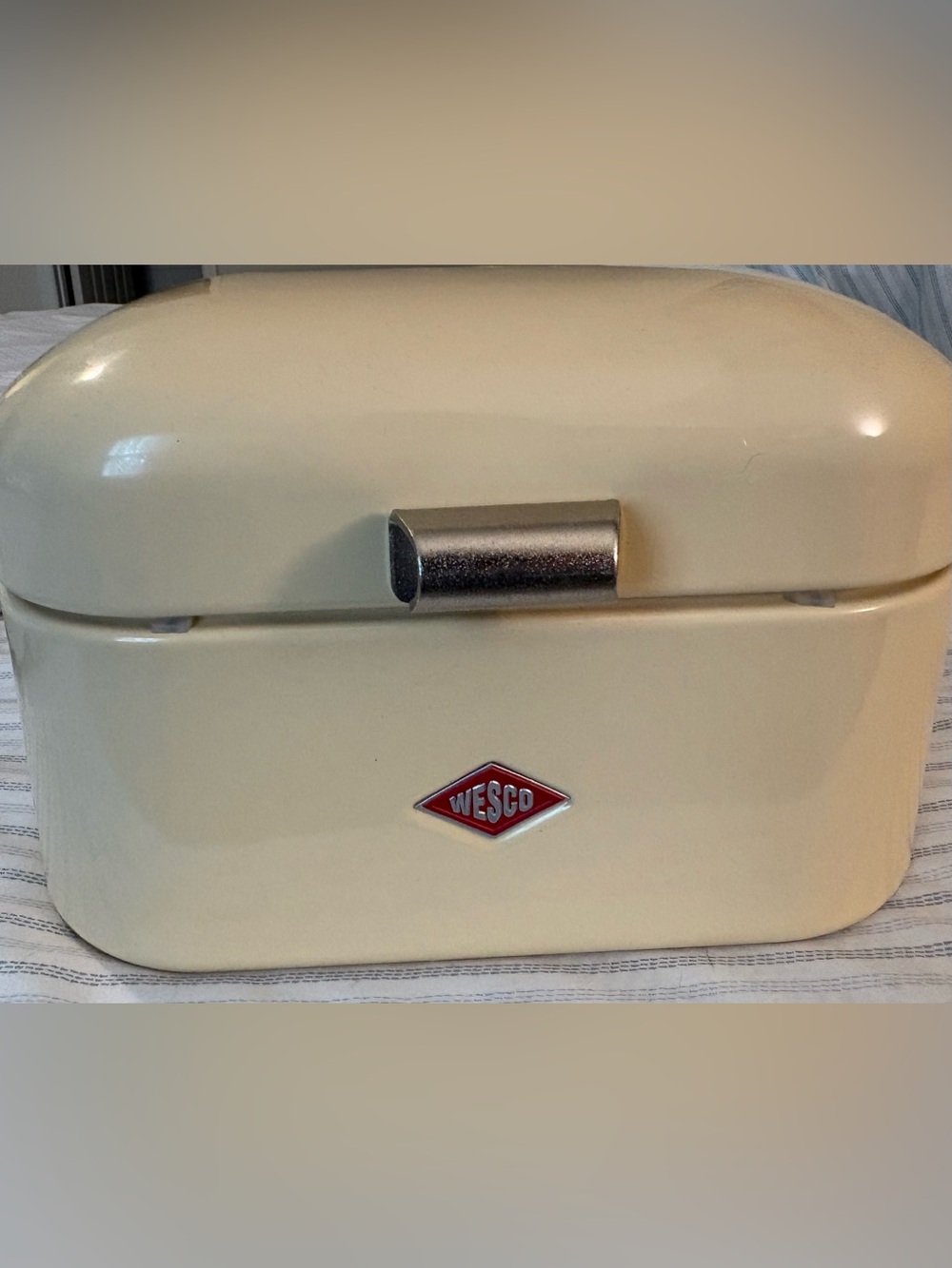 Wesco Cream Metal Bread Box with Silver Handle